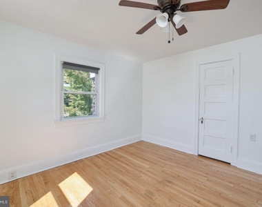 782 Lower Ferry Road - Photo Thumbnail 18