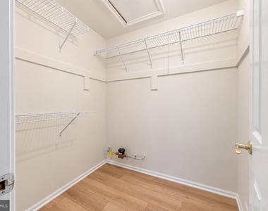 382 Andover Place - Photo Thumbnail 6