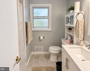 506 Green Valley Road - Photo Thumbnail 6