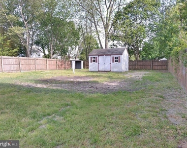 320 E High Street - Photo Thumbnail 4