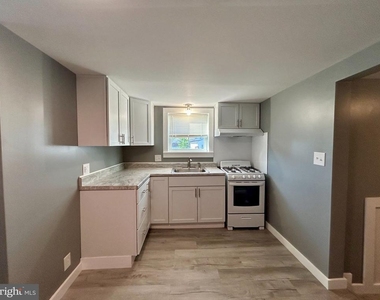 13 Repauno Avenue S - Photo Thumbnail 7