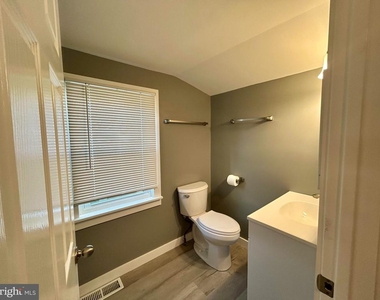 13 Repauno Avenue S - Photo Thumbnail 10