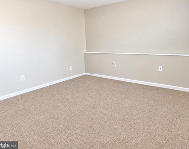 126 Knollwood Drive - Photo Thumbnail 4