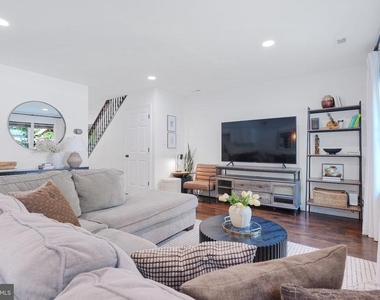 48 High Meadows Drive - Photo Thumbnail 9