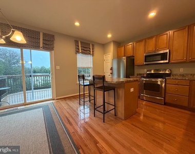 2102 E Oak Road - Photo Thumbnail 6