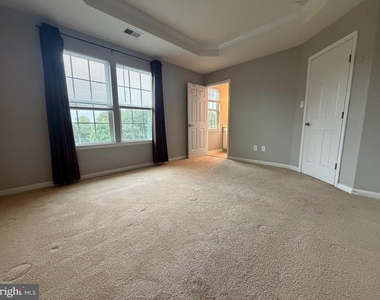 2102 E Oak Road - Photo Thumbnail 15