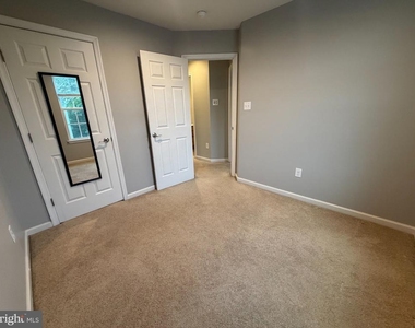 2102 E Oak Road - Photo Thumbnail 12