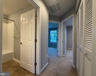 2102 E Oak Road - Photo Thumbnail 18