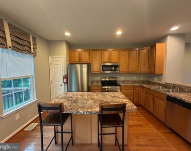 2102 E Oak Road - Photo Thumbnail 7