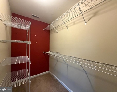 2102 E Oak Road - Photo Thumbnail 10