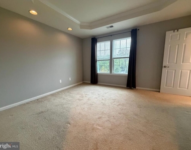 2102 E Oak Road - Photo Thumbnail 14