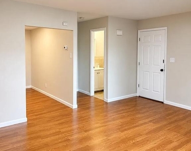1294 Cooper Street - Photo Thumbnail 3