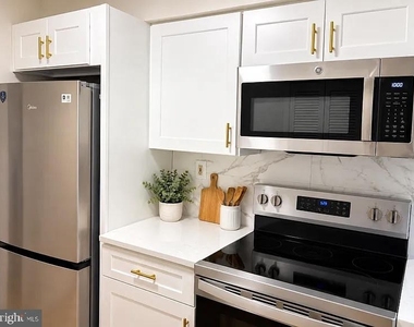1294 Cooper Street - Photo Thumbnail 6