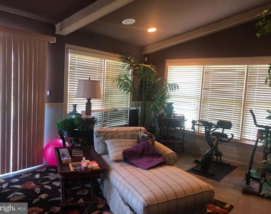 304 Crescent Drive - Photo Thumbnail 24