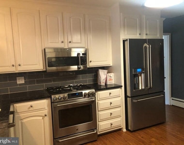 304 Crescent Drive - Photo Thumbnail 18