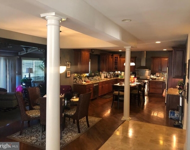 304 Crescent Drive - Photo Thumbnail 14