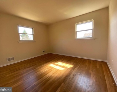 902 Woodlane Road - Photo Thumbnail 9