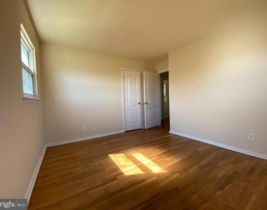 902 Woodlane Road - Photo Thumbnail 6