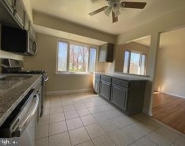 902 Woodlane Road - Photo Thumbnail 3