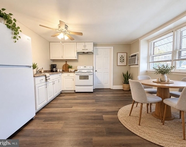 232 W Union Street - Photo Thumbnail 2