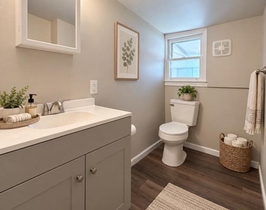 232 W Union Street - Photo Thumbnail 6