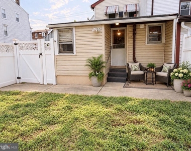 232 W Union Street - Photo Thumbnail 8