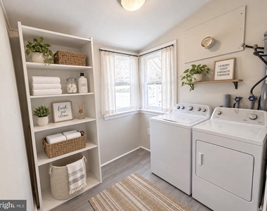 232 W Union Street - Photo Thumbnail 7