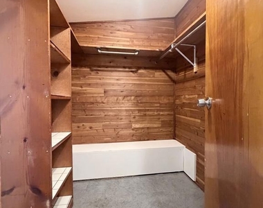 232 W Union Street - Photo Thumbnail 9