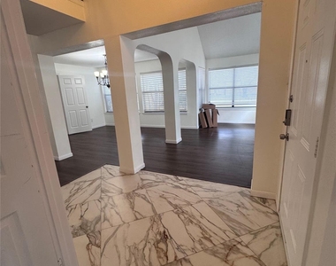 306 Applewood Dr - Photo Thumbnail 13