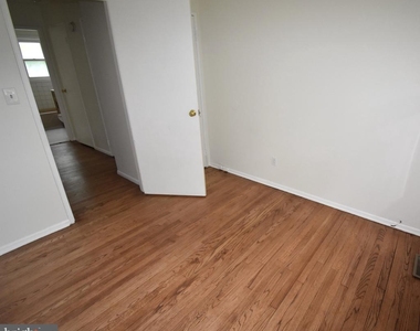 216 E Pearl Street - Photo Thumbnail 12