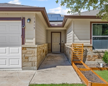 1315 Lantana Ct - Photo Thumbnail 4