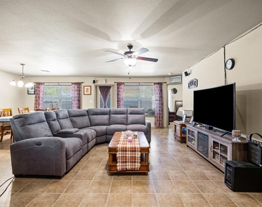 1315 Lantana Ct - Photo Thumbnail 7