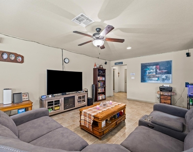 1315 Lantana Ct - Photo Thumbnail 8