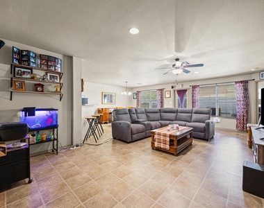 1315 Lantana Ct - Photo Thumbnail 6