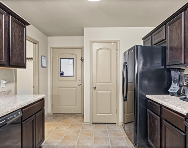 1315 Lantana Ct - Photo Thumbnail 14