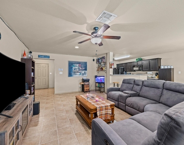 1315 Lantana Ct - Photo Thumbnail 9