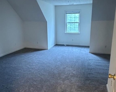2201 Main Street - Photo Thumbnail 5