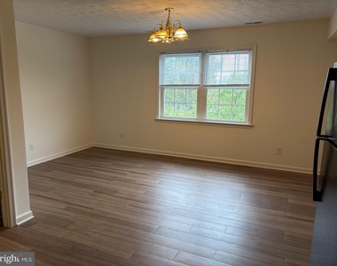 2201 Main Street - Photo Thumbnail 9