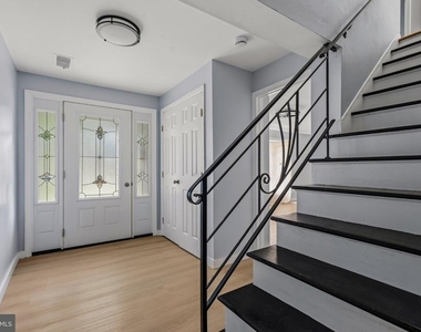 9317 Woodberry Street - Photo Thumbnail 4