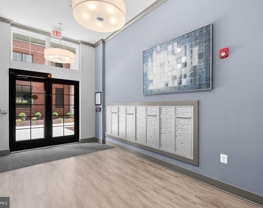 100 Saint Ives Place - Photo Thumbnail 1