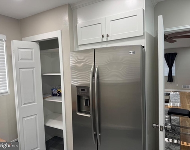 8315 Navahoe Drive - Photo Thumbnail 12