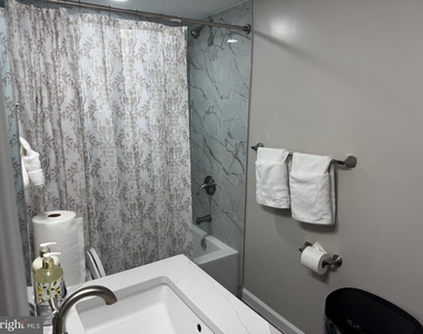8315 Navahoe Drive - Photo Thumbnail 20