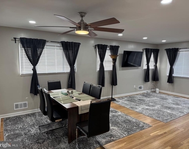 8315 Navahoe Drive - Photo Thumbnail 9