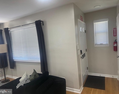 8315 Navahoe Drive - Photo Thumbnail 5