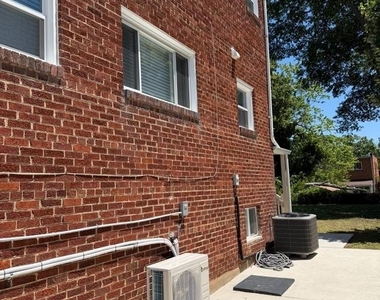 8315 Navahoe Drive - Photo Thumbnail 3
