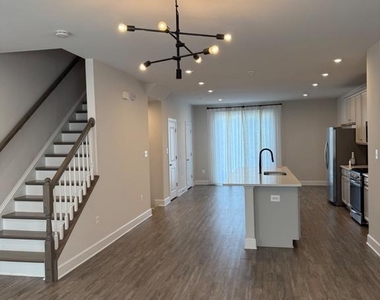 140 Albany Place - Photo Thumbnail 1