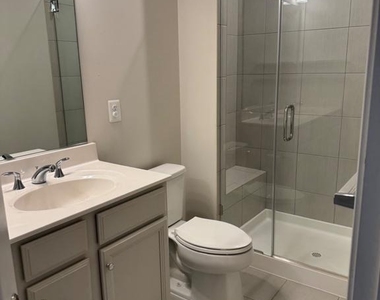 140 Albany Place - Photo Thumbnail 9