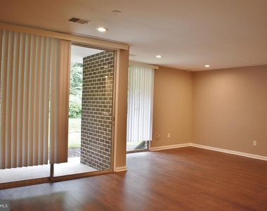 10246 Prince Place - Photo Thumbnail 7