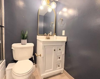 7500 Woodmont Avenue - Photo Thumbnail 17