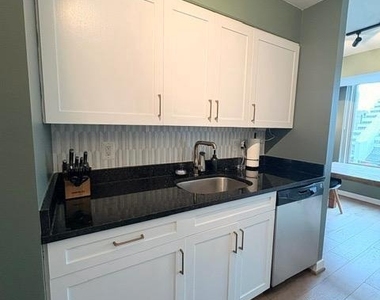 7500 Woodmont Avenue - Photo Thumbnail 8